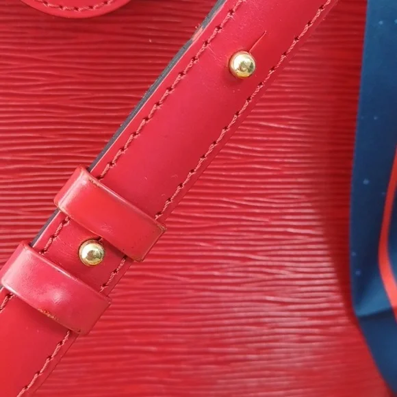 Louis Vuitton Cluny Red Epi Leather Shoulder Bag - Picture 5 of 16